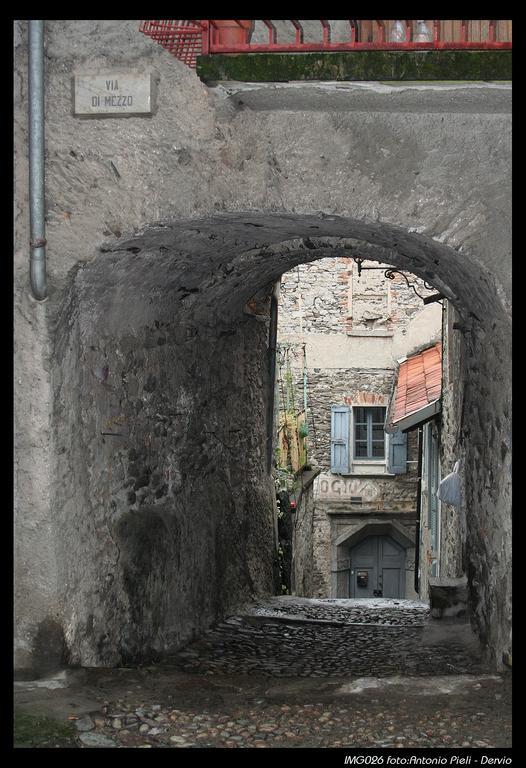 デルヴィオAl Castelloアパートメント エクステリア 写真